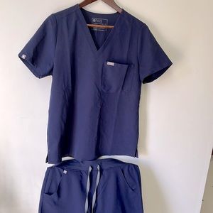FIGS SCRUBS NAVY SET